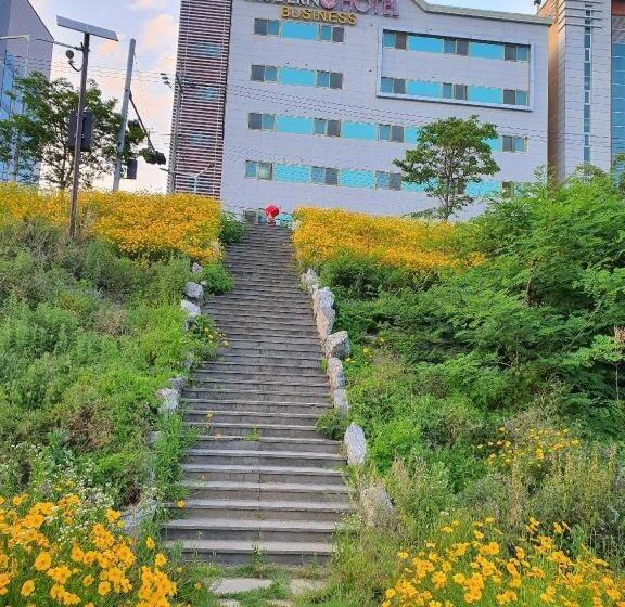 מוטל Modern Business