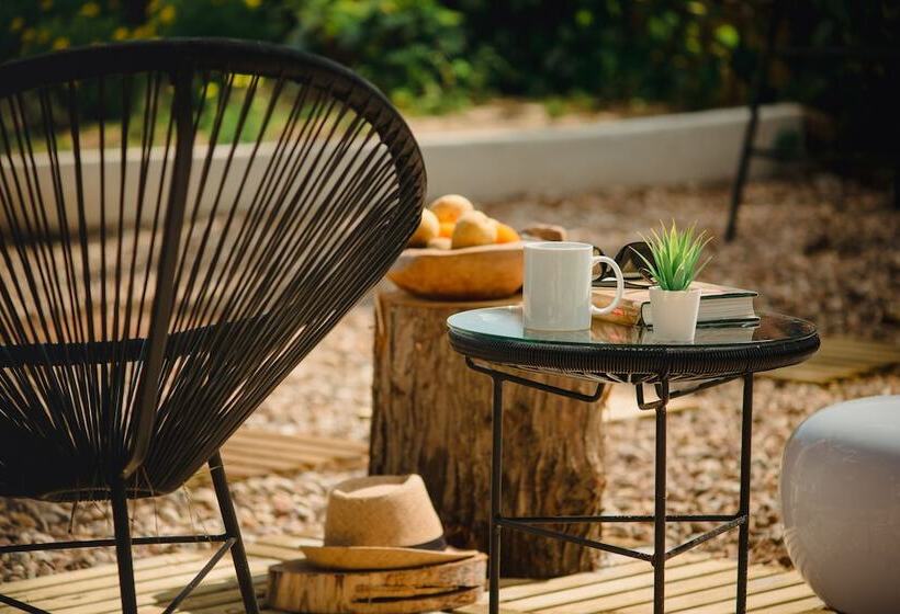 پانسیون A House In Estoril  Adults Only