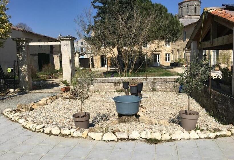 膳宿费 Jardin D Arcy   Chambres D Hôtes Avec Piscine Et Spa