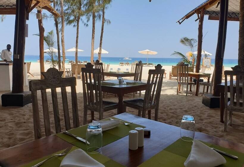 פנסיון Nungwi Inn Beach Cottages