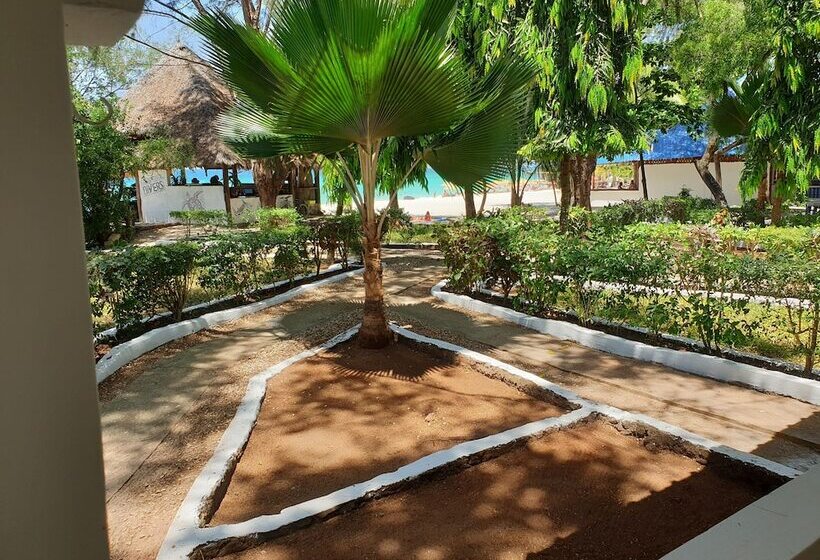 פנסיון Nungwi Inn Beach Cottages