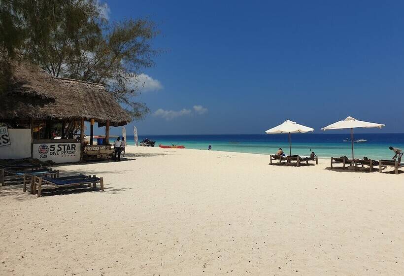 פנסיון Nungwi Inn Beach Cottages