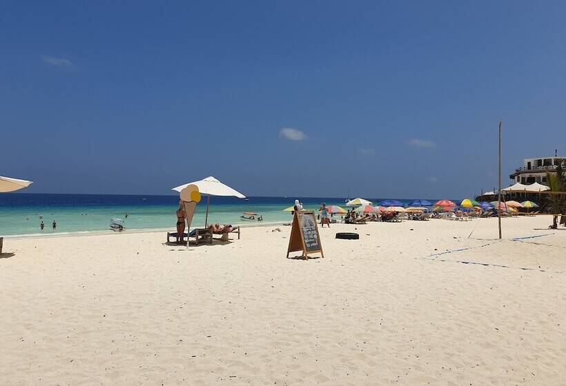 פנסיון Nungwi Inn Beach Cottages