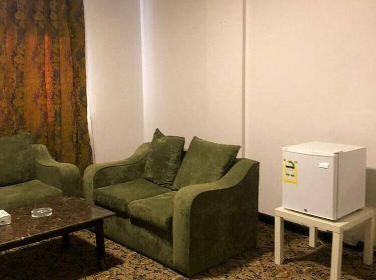 Royal El Naser Hotel By Oyo Rooms