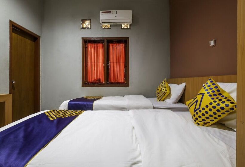 Общежитие Spot On 2806 Wisma Syariah