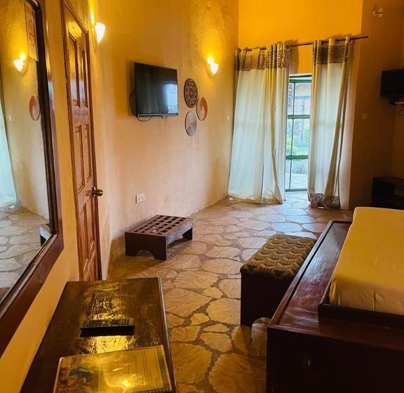 هتل Bamboo Village Resort