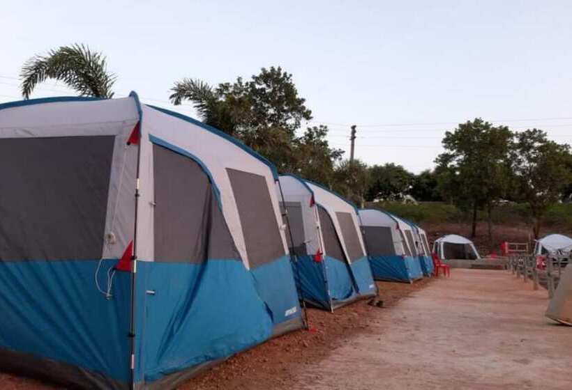 בית מלון כפרי Campistaan Badlapur