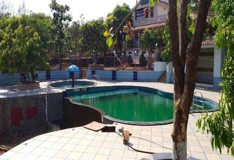 فندق Campistaan Badlapur