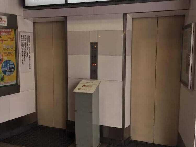 호텔 Capsule & Sauna Japan – Caters To Men