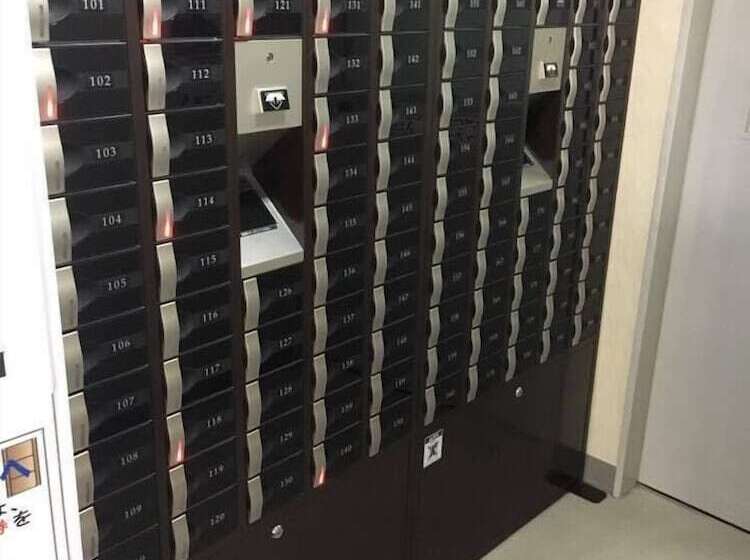 호텔 Capsule & Sauna Japan – Caters To Men