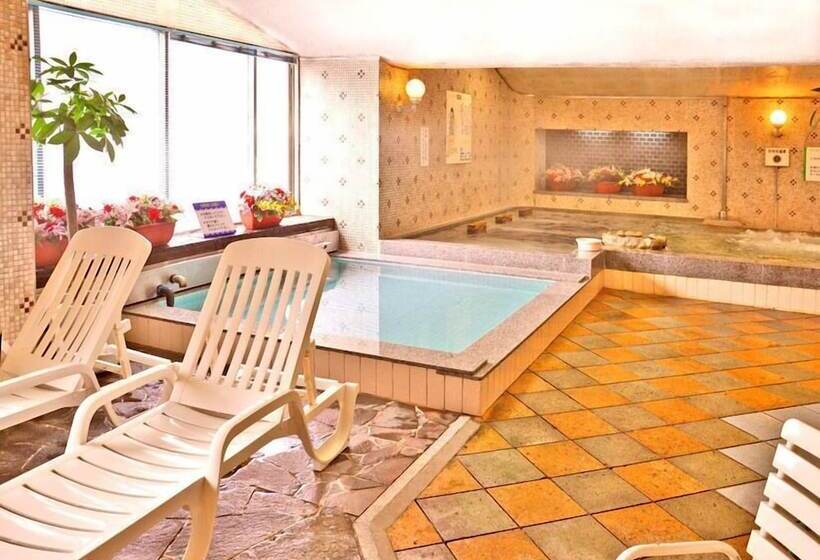 호텔 Capsule & Sauna Japan – Caters To Men