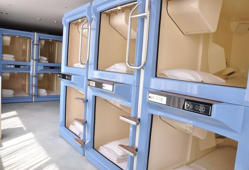 호텔 Capsule & Sauna Japan – Caters To Men