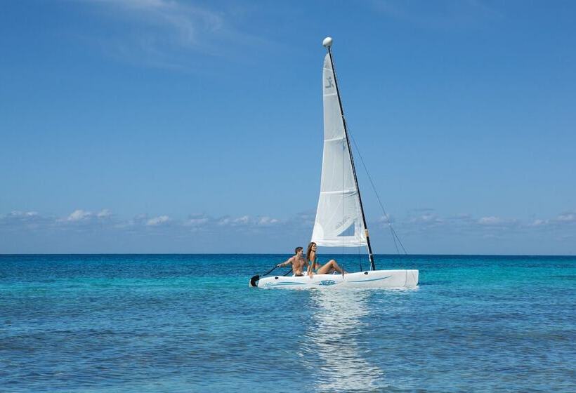 هتل Dreams Cozumel Cape Resort & Spa