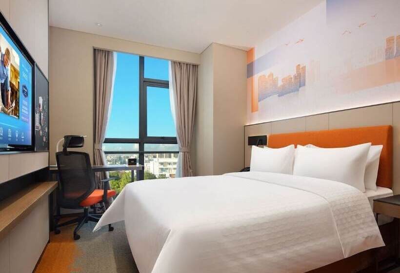 Отель Huanpeng By Hilton Shenzhen Baoanairport