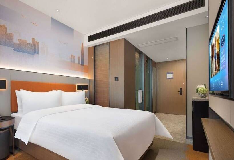 Отель Huanpeng By Hilton Shenzhen Baoanairport