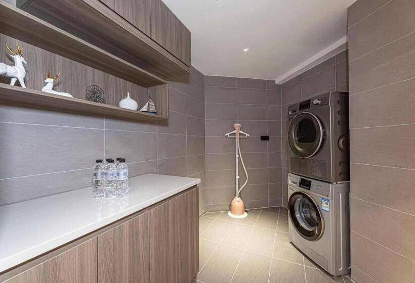 Hanting Hotel Nanjing Xiaohang Metro Station