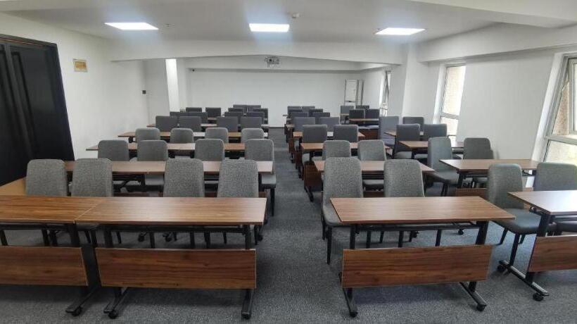 Hanting Hotel Nanjing Xiaohang Metro Station