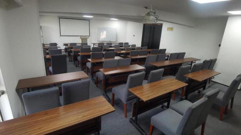 Hanting Hotel Nanjing Xiaohang Metro Station