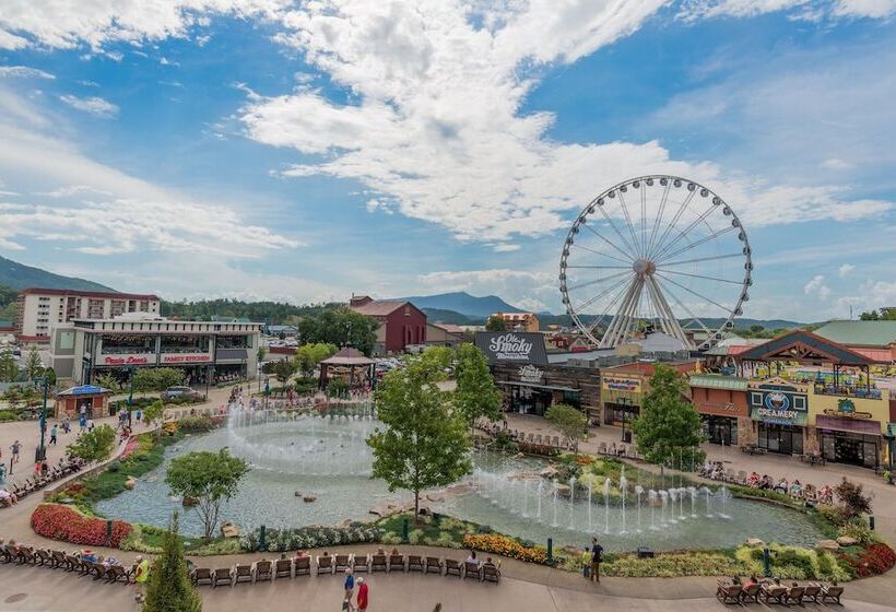 هتل Holiday Inn & Suites Pigeon Forge Convention Center, An Ihg