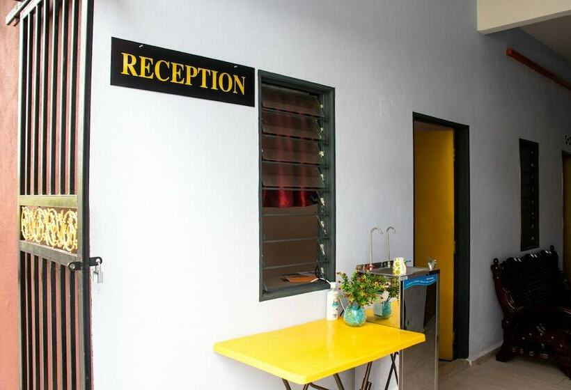 Отель Spot On 90164 Homestay Al Hafiz