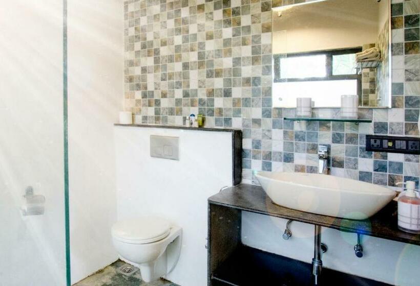 בית מלון כפרי Jenjon Wood County Phansad Alibaug