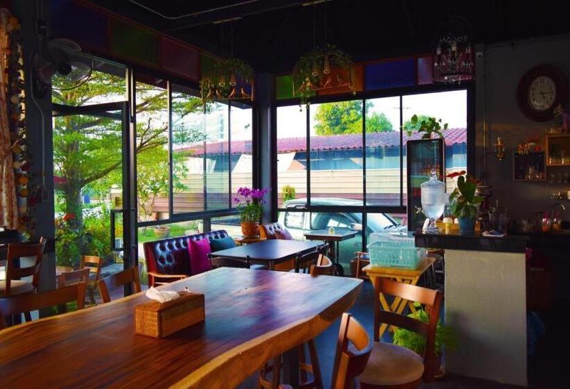 Nantharom Hotel And Restaurant