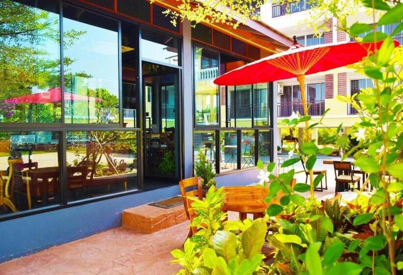 Nantharom Hotel And Restaurant