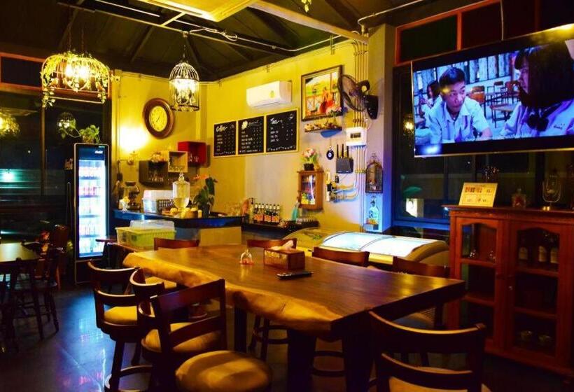 Nantharom Hotel And Restaurant