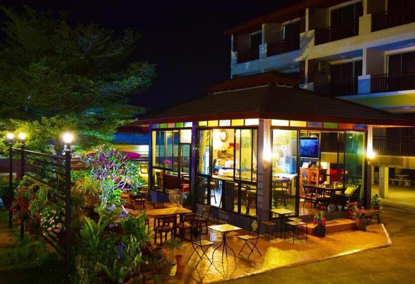 Nantharom Hotel And Restaurant