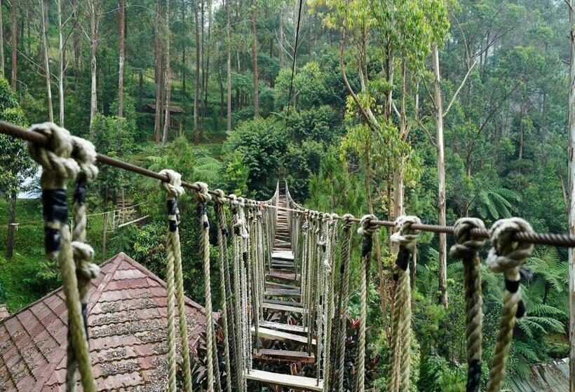 호텔 Oyo 90915 Eco Tourism Desa Cihanjuang Rahayu Ciwangun Indah Camp Villas