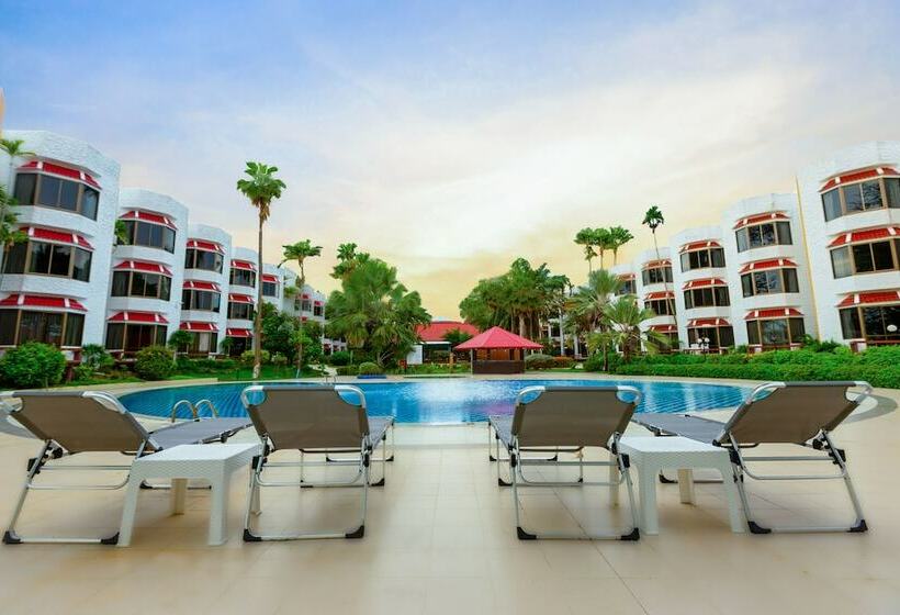בית מלון כפרי Rayong Palmaries Beach Resort
