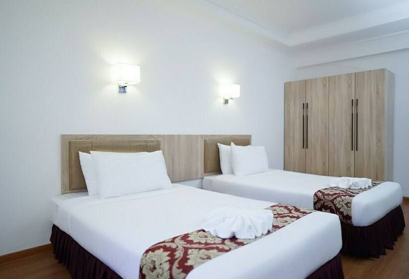 בית מלון כפרי Rayong Palmaries Beach Resort