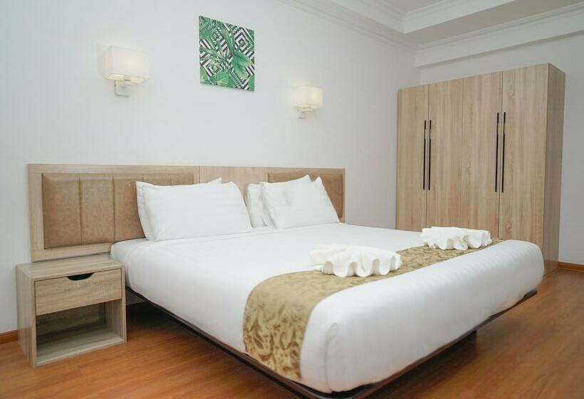 בית מלון כפרי Rayong Palmaries Beach Resort