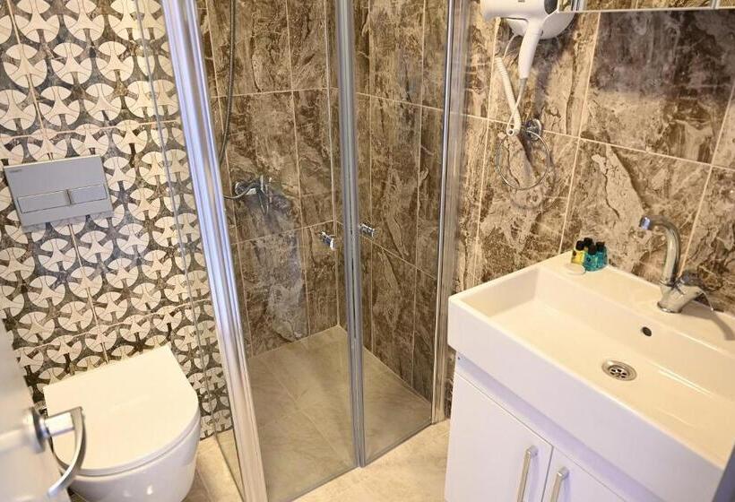 Отель Roxx Royal