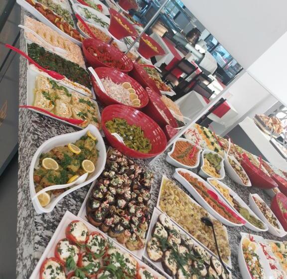 Отель Roxx Royal