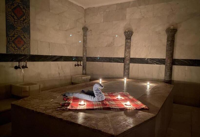 Отель Roxx Royal