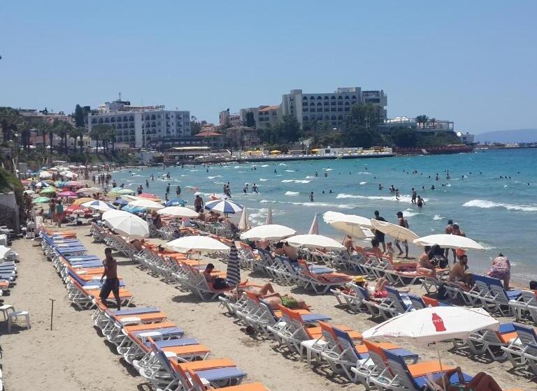 Отель Roxx Royal