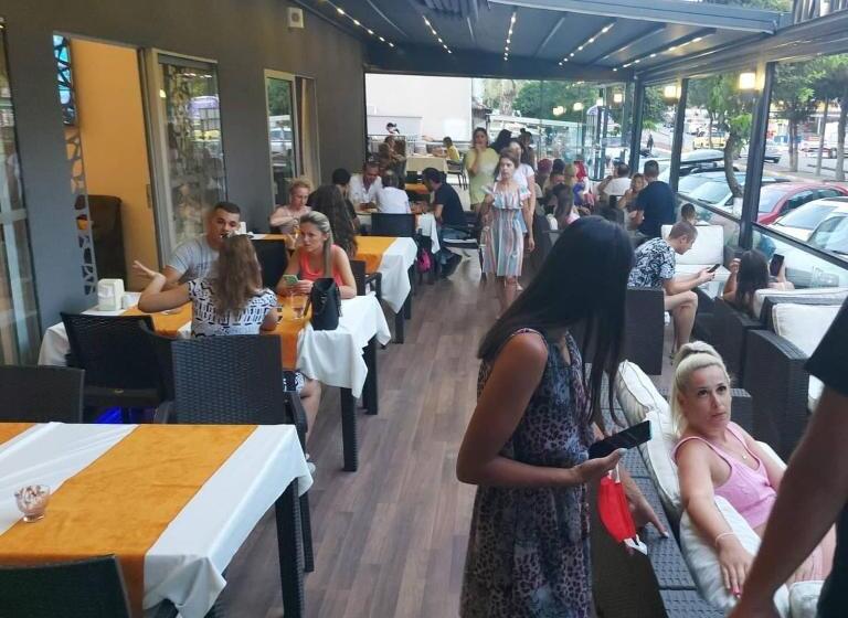 Отель Roxx Royal