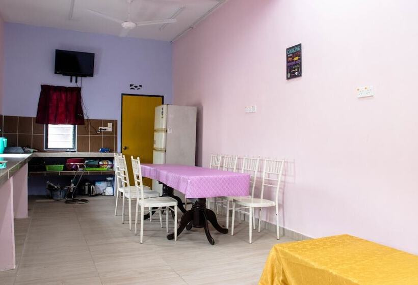 Отель Spot On 90164 Homestay Al Hafiz