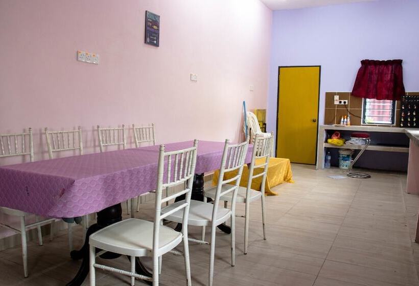Отель Spot On 90164 Homestay Al Hafiz