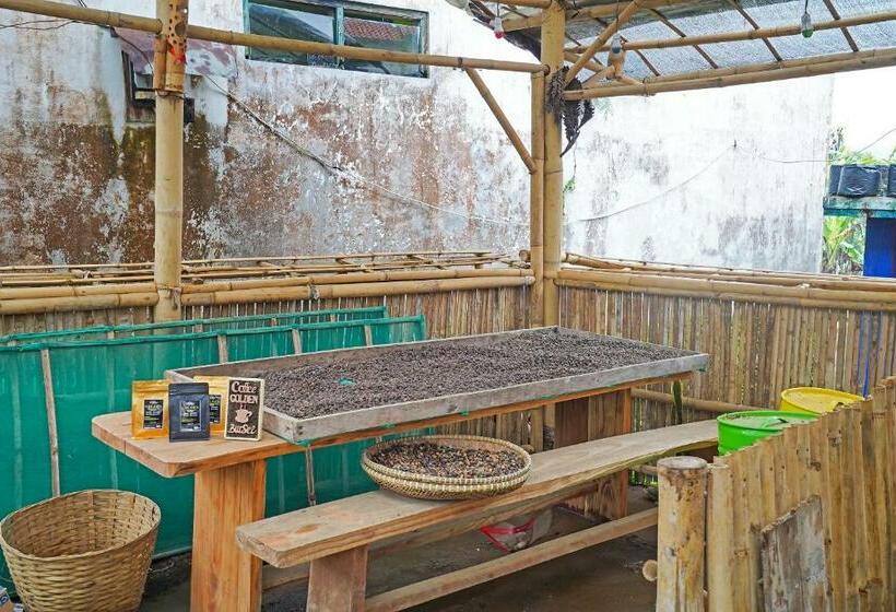 Отель Spot On 90914 Eco Tourism Desa Cipada Bukit Senyum Homestay