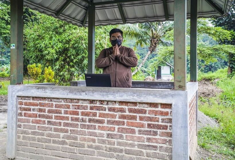 Отель Spot On 90916 Eco Tourism Geopark Rajamandala Homestay