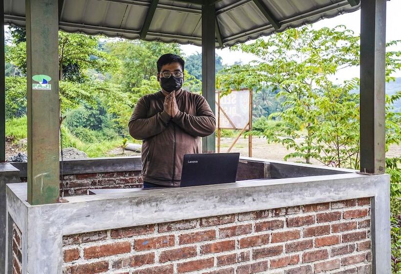 Отель Spot On 90916 Eco Tourism Geopark Rajamandala Homestay