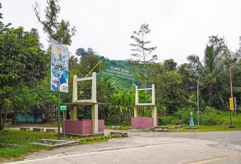 Отель Spot On 90916 Eco Tourism Geopark Rajamandala Homestay