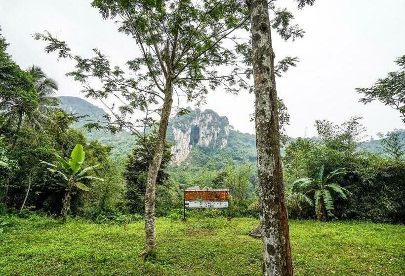 Отель Spot On 90917 Eco Tourism Geopark Padalarang Homestay