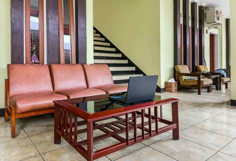 Отель Spot On 90921 Wisma Pkpn 2