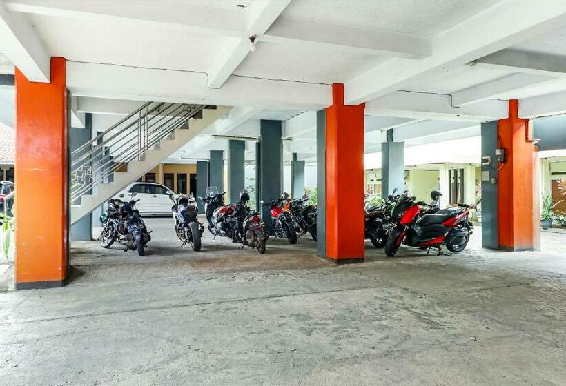 Отель Spot On 90921 Wisma Pkpn 2