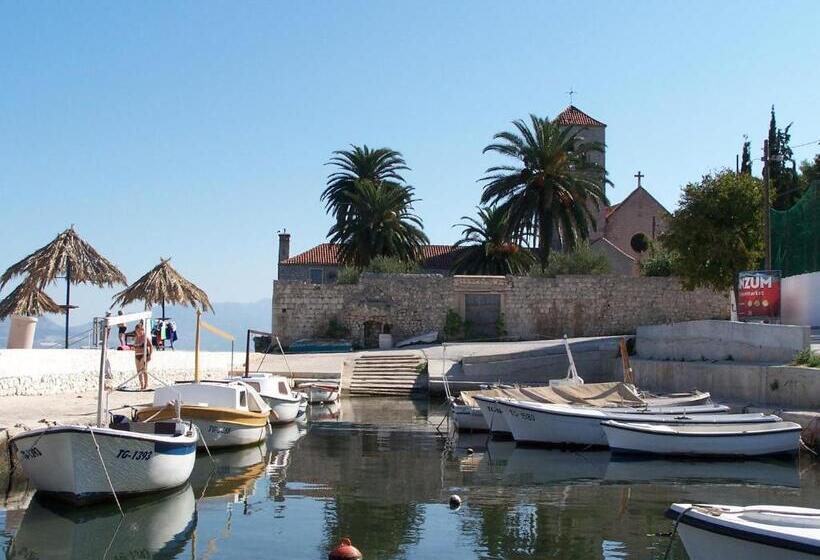 هتل Sveti Kriz