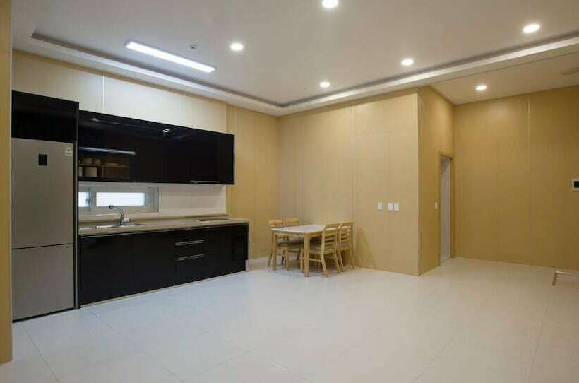 Отель The Mare Pool Villa Pension