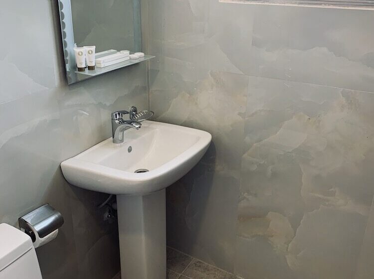 Отель Vera House &